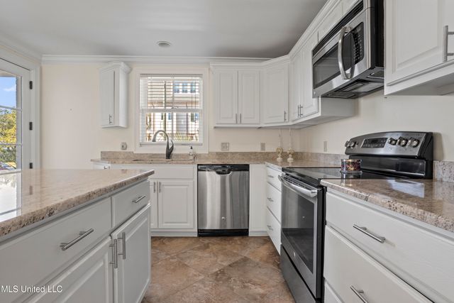 1016 Beach Boulevard, Biloxi, MS 39530