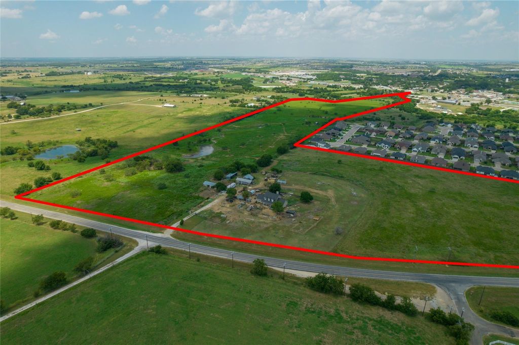 9501 Fm 2331, Godley, TX 76044 — exterior