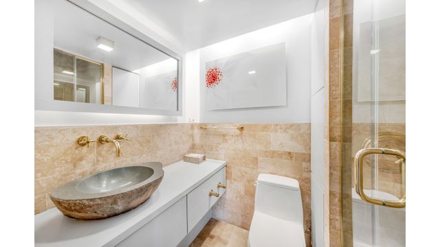 309 E 49th St Ph 1, New York City, NY 10017