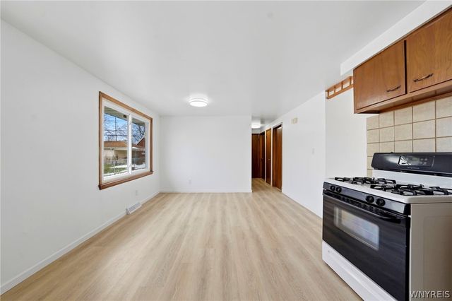 208 Poinciana Pkwy, Cheektowaga, NY 14225