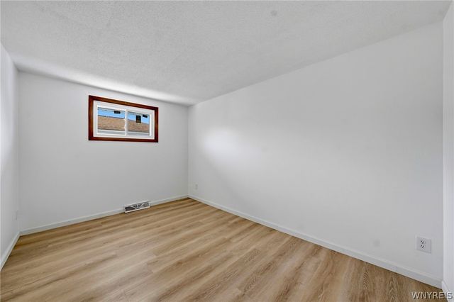 208 Poinciana Pkwy, Cheektowaga, NY 14225