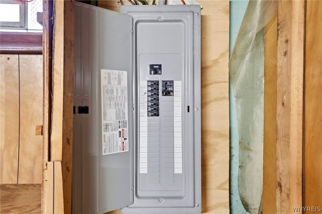 208 Poinciana Pkwy, Cheektowaga, NY 14225