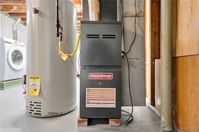 208 Poinciana Pkwy, Cheektowaga, NY 14225