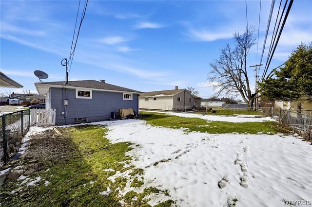 208 Poinciana Pkwy, Cheektowaga, NY 14225