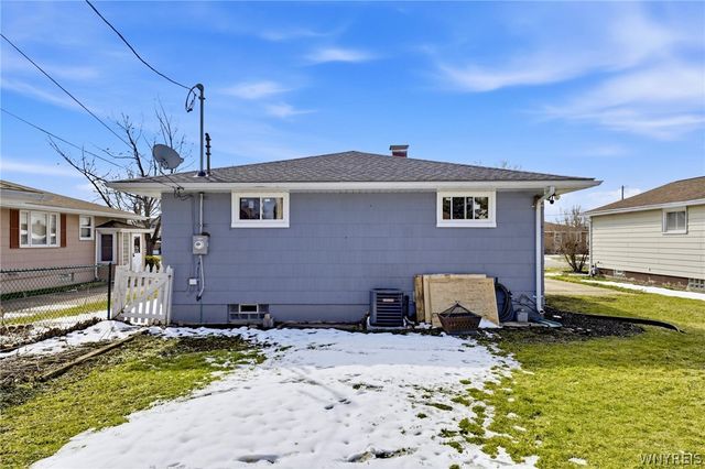 208 Poinciana Pkwy, Cheektowaga, NY 14225