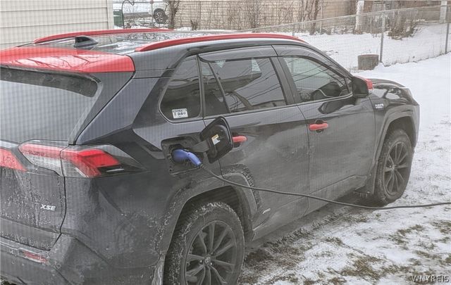 208 Poinciana Pkwy, Cheektowaga, NY 14225