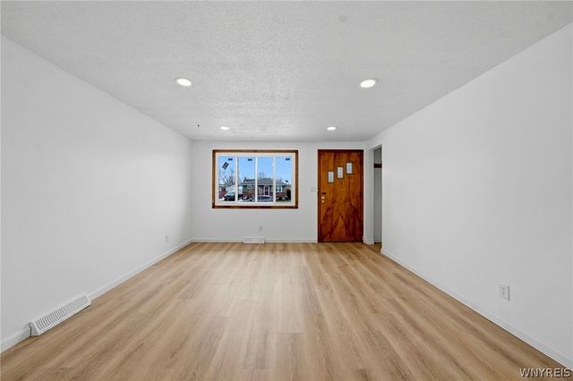 208 Poinciana Pkwy, Cheektowaga, NY 14225