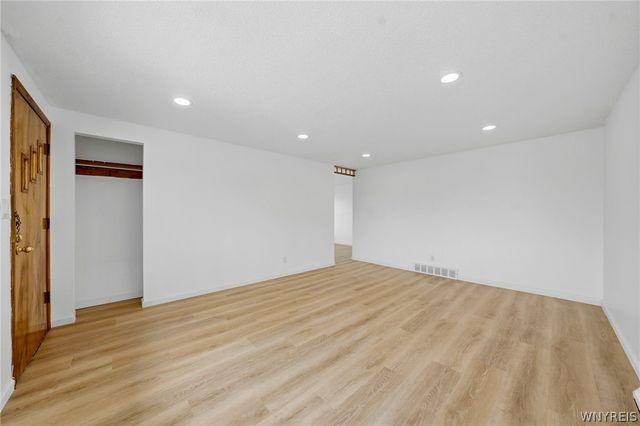 208 Poinciana Pkwy, Cheektowaga, NY 14225