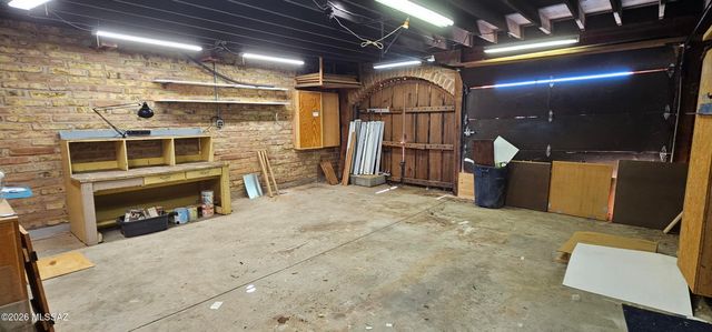 4441 N Sanders Road, Tucson, AZ 85743