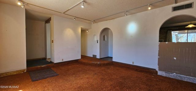 4441 N Sanders Road, Tucson, AZ 85743
