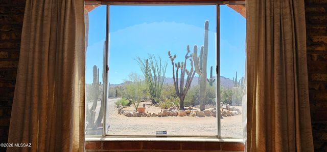 4441 N Sanders Road, Tucson, AZ 85743
