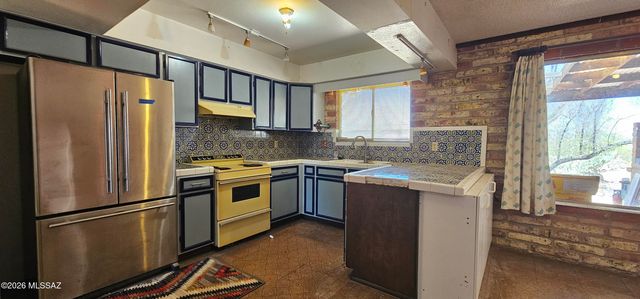 4441 N Sanders Road, Tucson, AZ 85743
