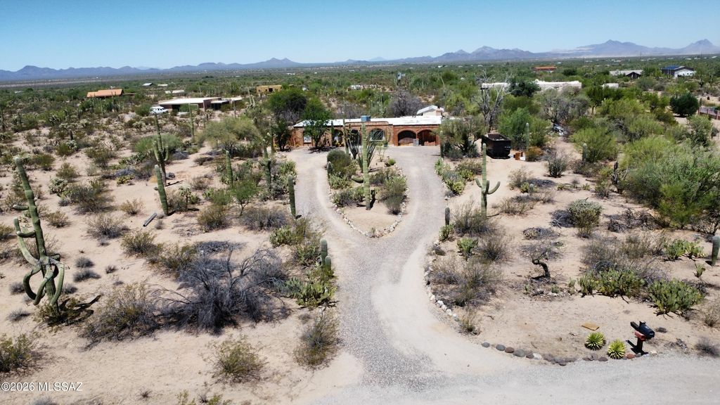 4441 N Sanders Road, Tucson, AZ 85743