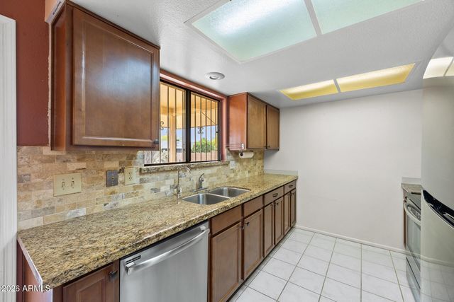 21007 N SUNGLOW Drive, Sun City West, AZ 85375