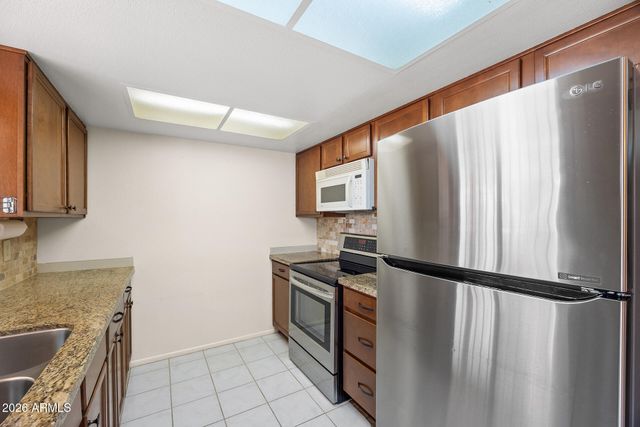 21007 N SUNGLOW Drive, Sun City West, AZ 85375