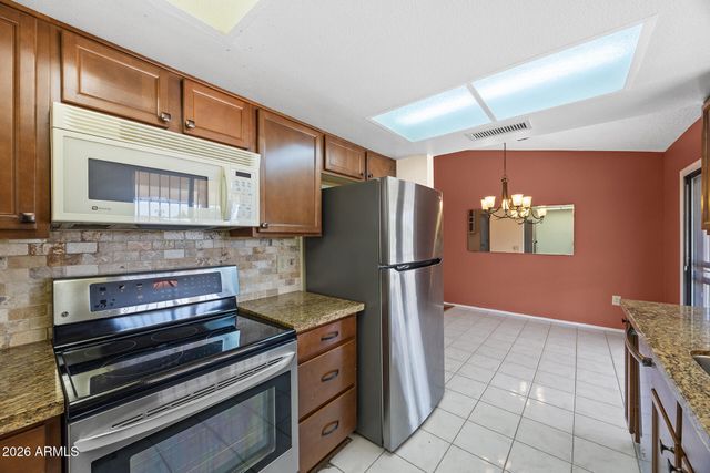 21007 N SUNGLOW Drive, Sun City West, AZ 85375