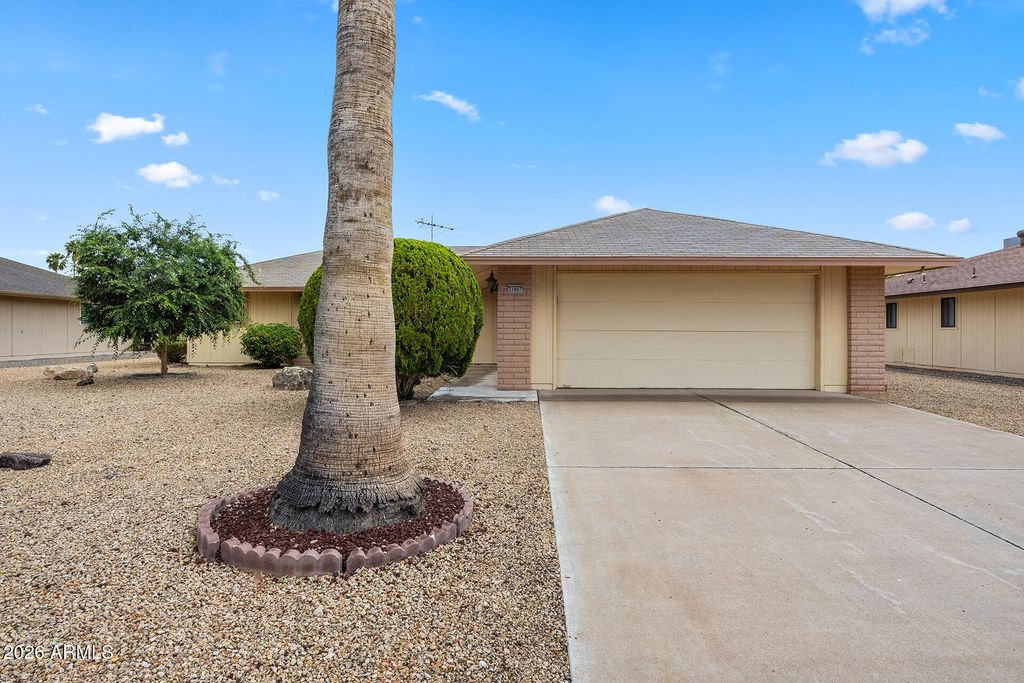 21007 N SUNGLOW Drive, Sun City West, AZ 85375