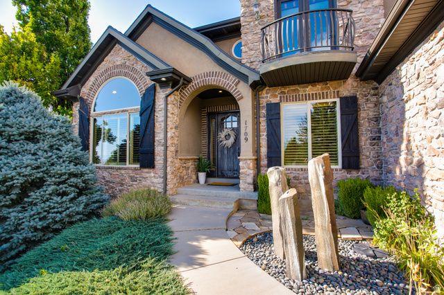 1709 E DEER CREST DR, Fruit Heights, UT 84037