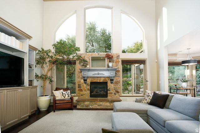 1709 E DEER CREST DR, Fruit Heights, UT 84037