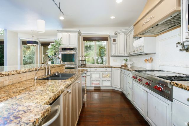 1709 E DEER CREST DR, Fruit Heights, UT 84037