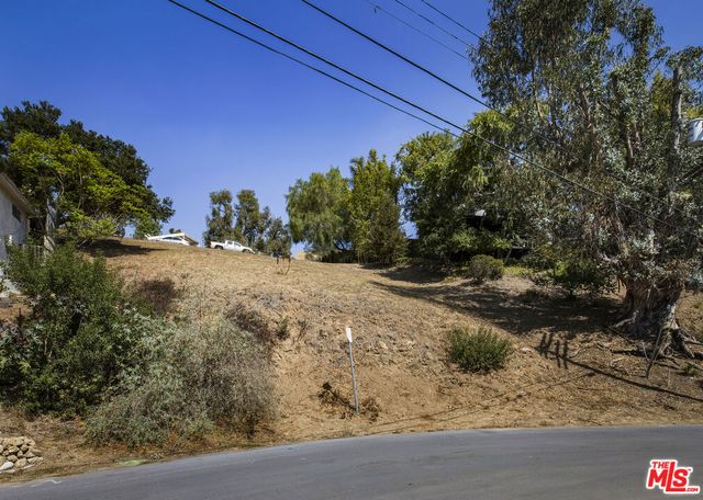 3741 Aguilar, Los Angeles, CA 90065