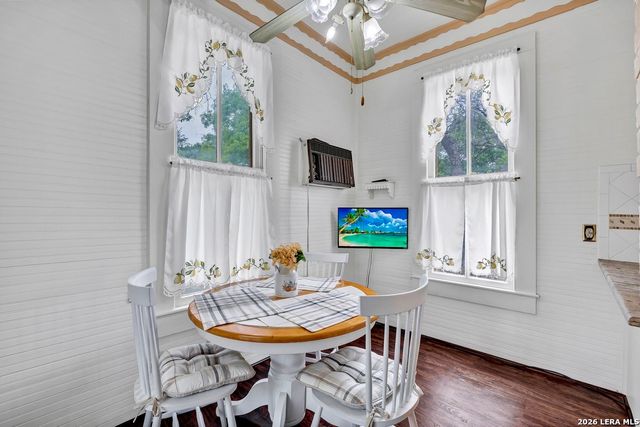 705 E Guenther, San Antonio, TX 78210