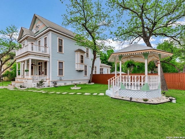 705 E Guenther, San Antonio, TX 78210