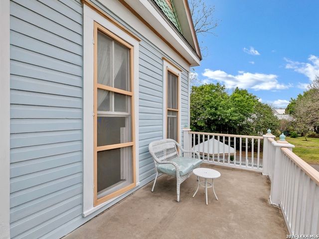 705 E Guenther, San Antonio, TX 78210