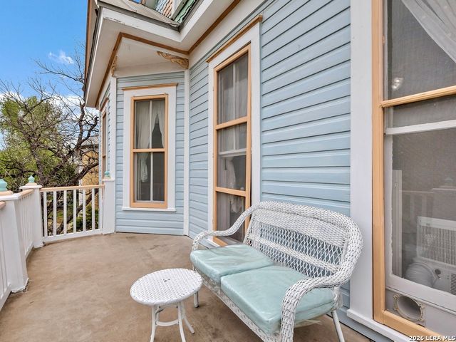 705 E Guenther, San Antonio, TX 78210