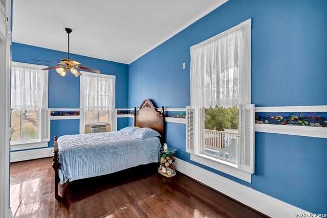 705 E Guenther, San Antonio, TX 78210