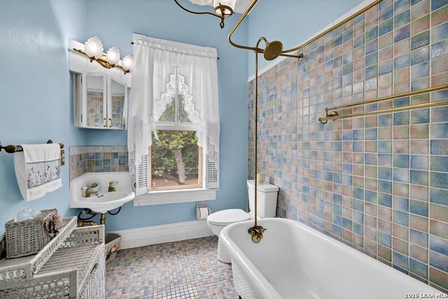 705 E Guenther, San Antonio, TX 78210