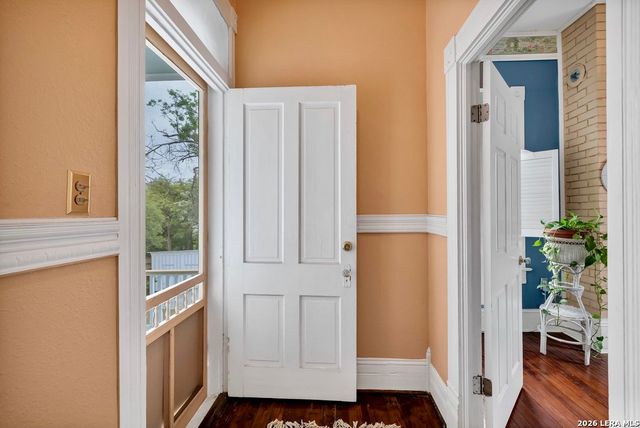 705 E Guenther, San Antonio, TX 78210
