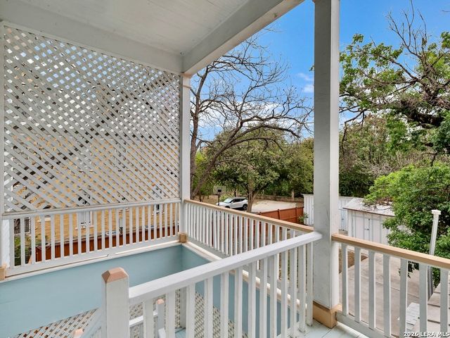 705 E Guenther, San Antonio, TX 78210