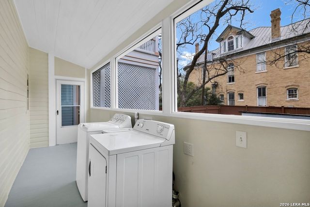 705 E Guenther, San Antonio, TX 78210