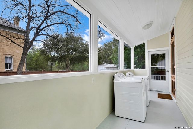 705 E Guenther, San Antonio, TX 78210