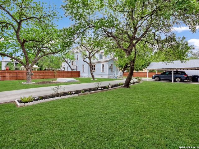 705 E Guenther, San Antonio, TX 78210