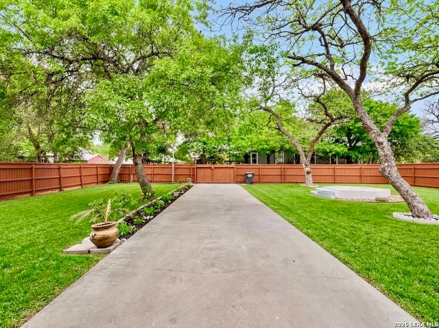 705 E Guenther, San Antonio, TX 78210