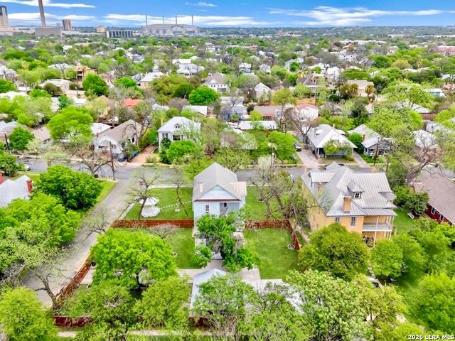 705 E Guenther, San Antonio, TX 78210