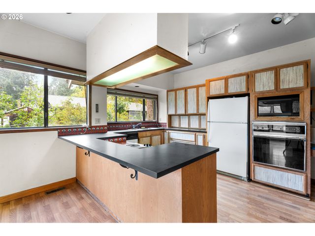 14411 Se WAGNER Ln, Milwaukie, OR 97267