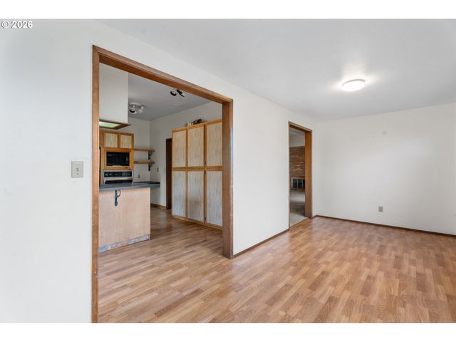 14411 Se WAGNER Ln, Milwaukie, OR 97267