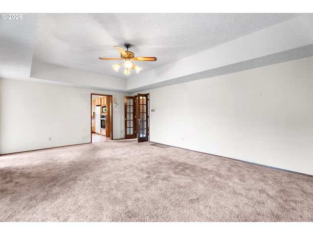 14411 Se WAGNER Ln, Milwaukie, OR 97267
