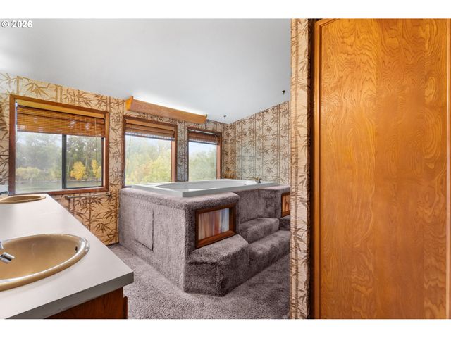 14411 Se WAGNER Ln, Milwaukie, OR 97267