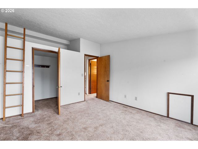 14411 Se WAGNER Ln, Milwaukie, OR 97267