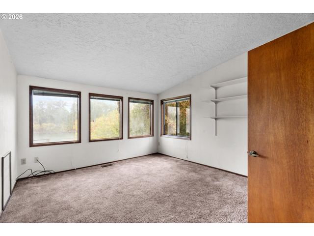 14411 Se WAGNER Ln, Milwaukie, OR 97267