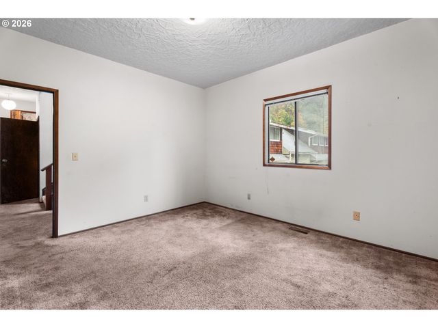 14411 Se WAGNER Ln, Milwaukie, OR 97267