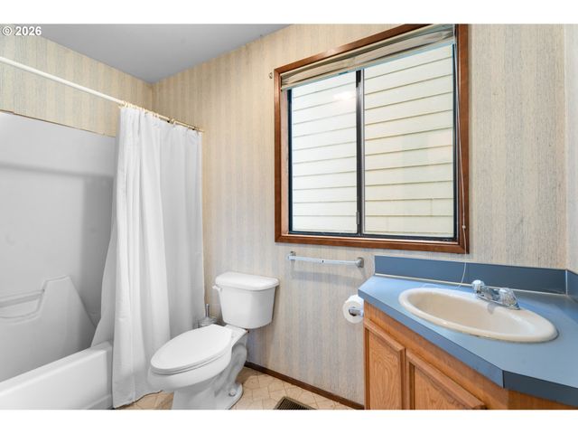 14411 Se WAGNER Ln, Milwaukie, OR 97267