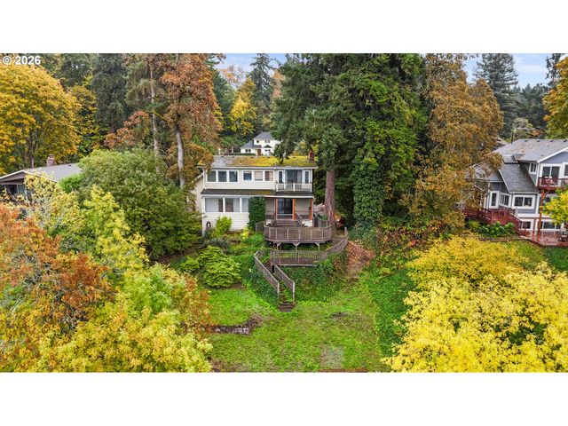 14411 Se WAGNER Ln, Milwaukie, OR 97267