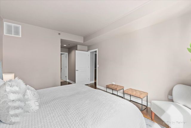 744 N Clark Street 705, Chicago, IL 60654