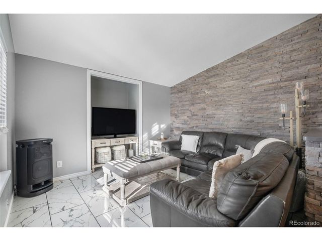 1635 Ensenada Way, Aurora, CO 80011