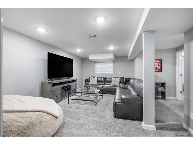 1635 Ensenada Way, Aurora, CO 80011